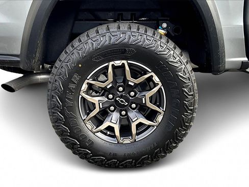 Used 2026 Chevrolet Colorado ZR2 w/ Technology Package image 35