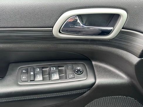 Used 2021 Jeep Grand Cherokee Laredo X image 21