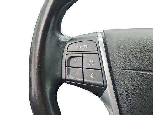 Used 2016 Volvo V60 T5 Cross Country image 34