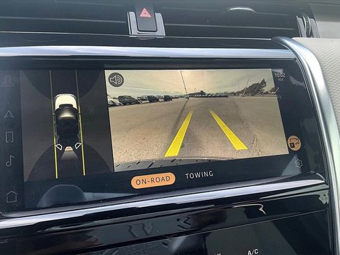 Used 2023 Land Rover Discovery Sport SE R-Dynamic image 23