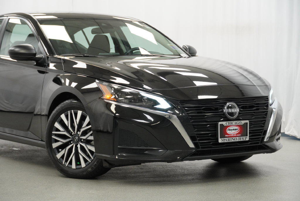Used 2025 Nissan Altima 2.5 SV FWD image 6