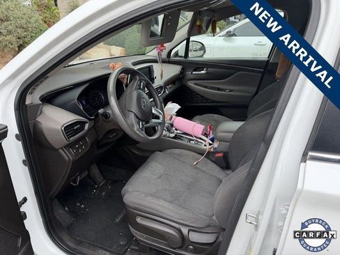 Used 2019 Hyundai Santa Fe SE image 6