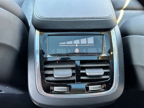 Used 2024 Volvo XC90 B5 Core image 14