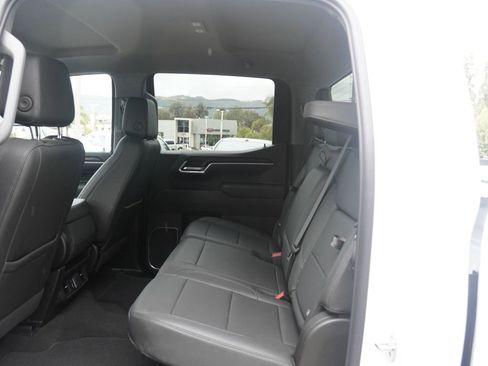 Used 2025 GMC Sierra 1500 SLT image 15