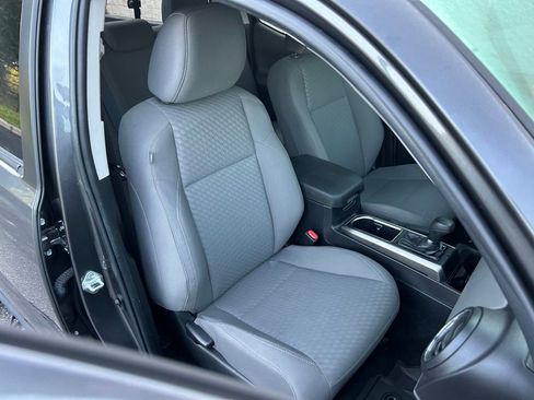 Used 2022 Toyota Tacoma SR5 RWD image 16
