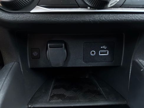 Used 2025 Nissan Versa SV FWD image 27