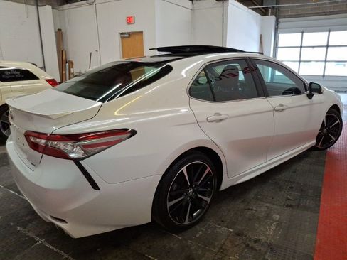 Used 2018 Toyota Camry XSE image 12