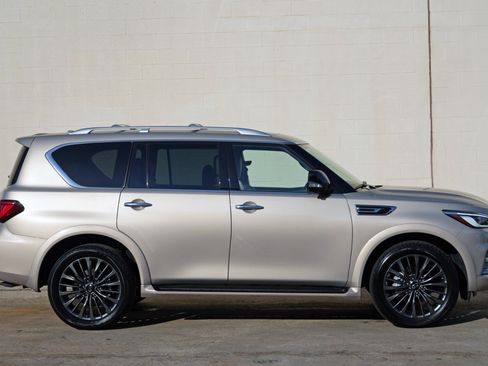 Used 2024 INFINITI QX80 Sensory AWD/4WD image 57