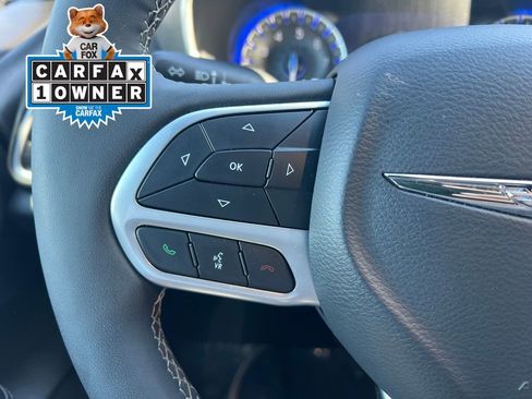 Used 2025 Chrysler Pacifica Select FWD image 37
