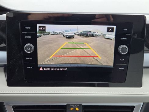 New 2026 Volkswagen Taos SE image 15