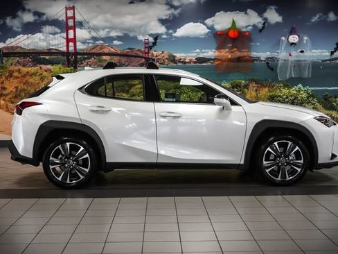 Certified 2025 Lexus UX 300h FWD w/ Accessory Package (Z2) image 5