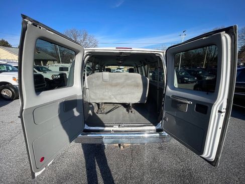 Used 2010 Ford E-350 and Econoline 350 XLT image 31