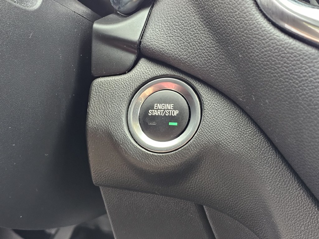 Used 2022 Chevrolet Equinox LT w/ Driver Convenience Package FWD image 22