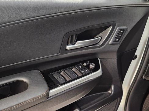 Used 2025 Toyota Sienna Platinum image 21