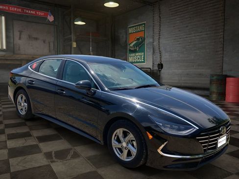 Used 2023 Hyundai Sonata SE FWD image 2