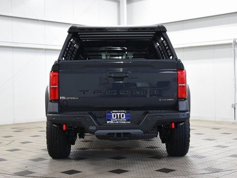 Used 2025 Toyota Tacoma Trailhunter image 7