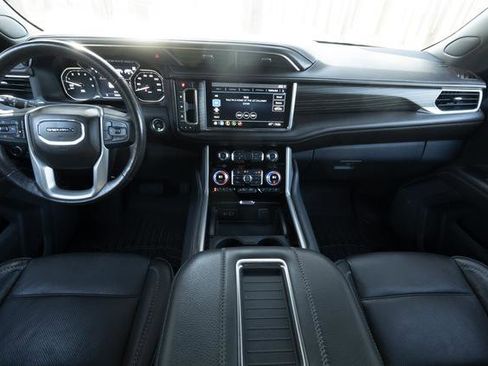 Used 2021 GMC Yukon Denali w/ Denali Premium Package image 14
