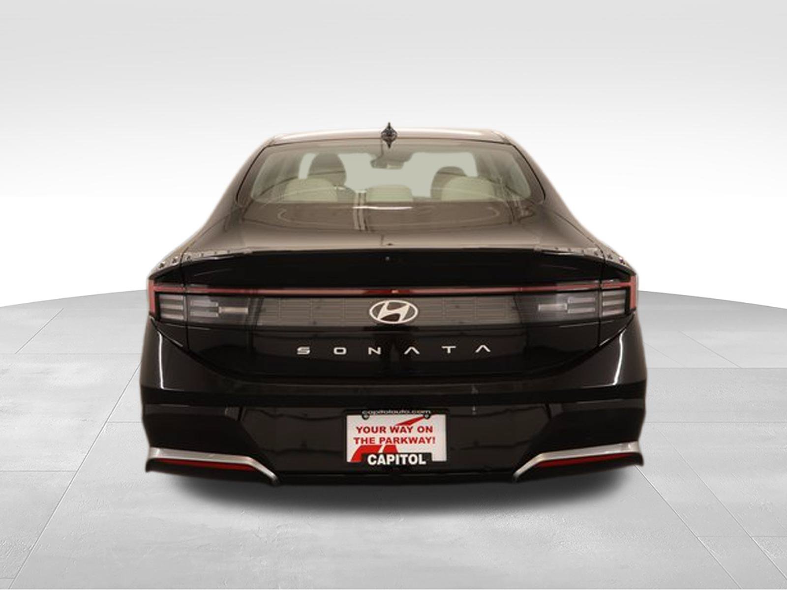 Used 2024 Hyundai Sonata SEL FWD image 3