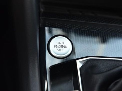 New 2026 Volkswagen Taos SE image 16