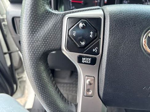Used 2022 Toyota 4Runner SR5 Premium w/ Moonroof Package AWD/4WD image 11