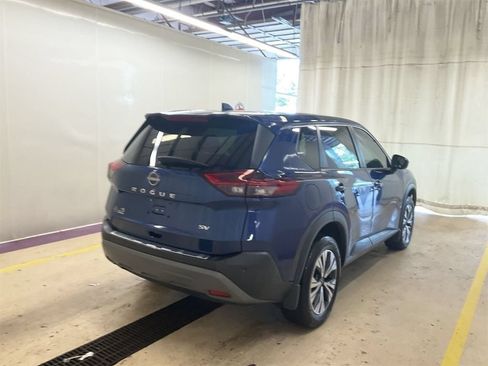Used 2023 Nissan Rogue SV FWD image 3