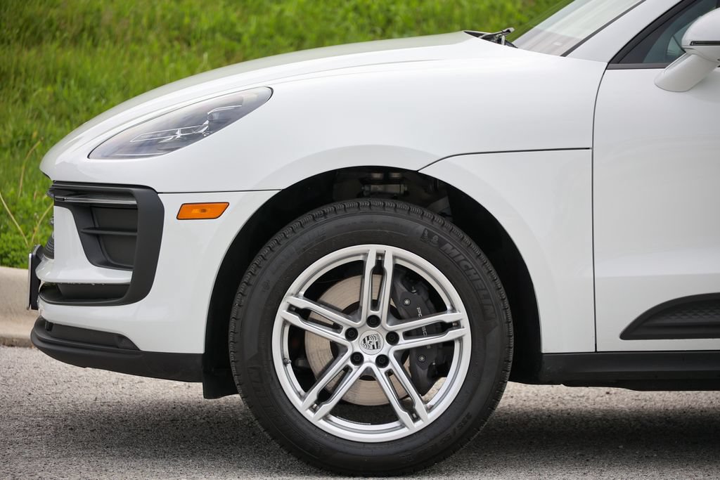 Certified 2026 Porsche Macan AWD/4WD image 37