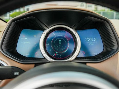 Used 2019 Aston Martin DB11 Volante image 52