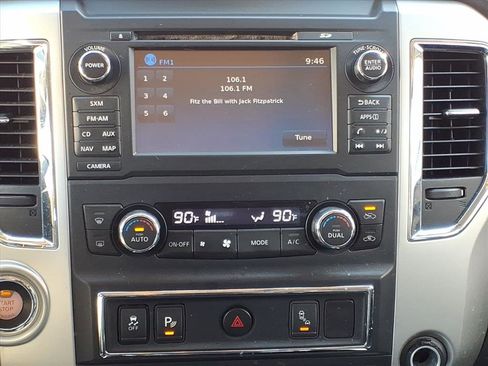 Used 2017 Nissan Titan SL image 7