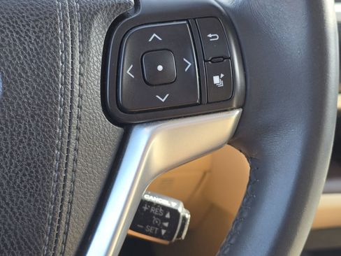 Used 2016 Toyota Highlander Limited image 32