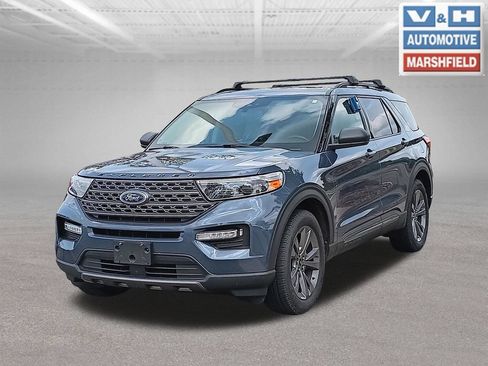 Used 2021 Ford Explorer XLT w/ Equipment Group 202A AWD/4WD image 3