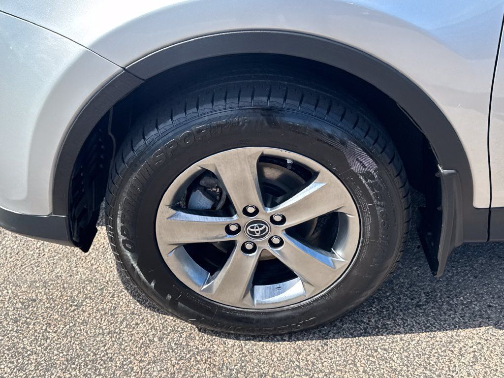 Used 2015 Toyota RAV4 XLE AWD/4WD image 38