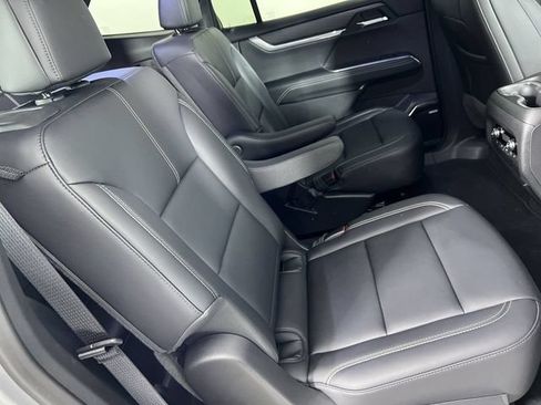 Used 2026 GMC Acadia Elevation w/ Elevation Premium Package FWD image 27