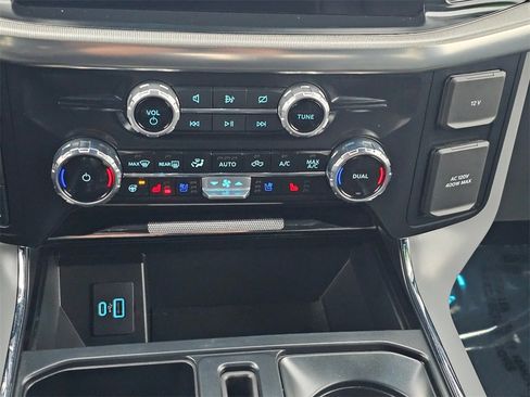 Used 2024 Ford F150 Lariat image 31