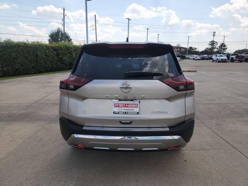 Used 2021 Nissan Rogue Platinum FWD image 6