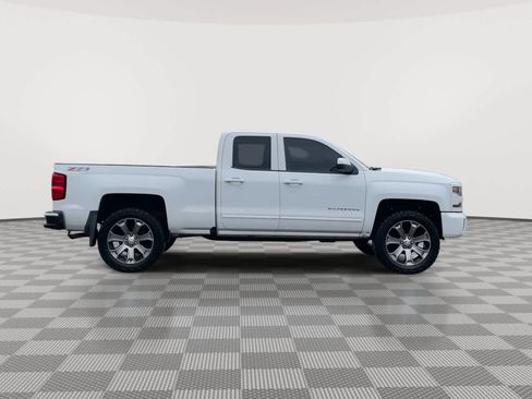 Used 2017 Chevrolet Silverado 1500 LT w/ All Star Edition AWD/4WD image 9