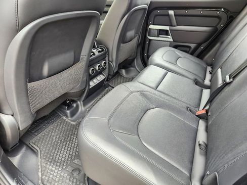 Used 2024 Land Rover Defender 110 S image 20