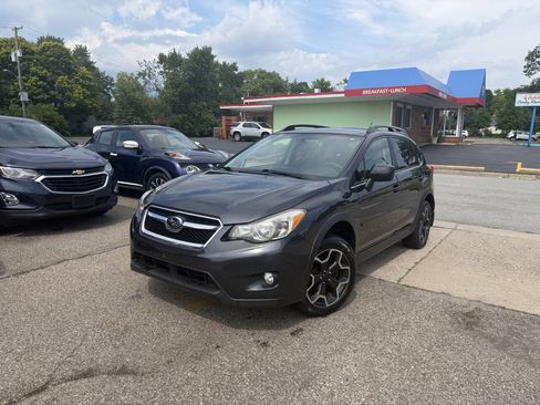 Used 2013 Subaru Crosstrek 2.0i Premium w/ Popular Pkg 2 AWD/4WD image 3