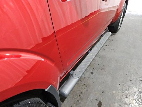 Used 2017 Nissan Frontier SV image 9