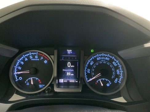 Used 2016 Toyota Tacoma SR5 image 22