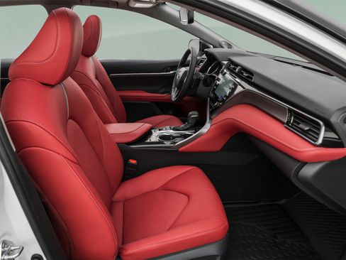 Used 2020 Toyota Camry XSE FWD image 35