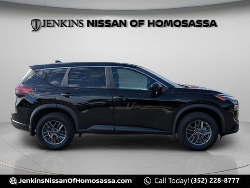 Certified 2025 Nissan Rogue S FWD image 2