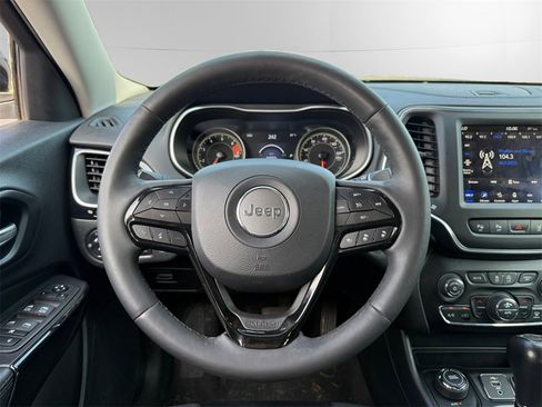 Used 2023 Jeep Cherokee Altitude Lux image 12