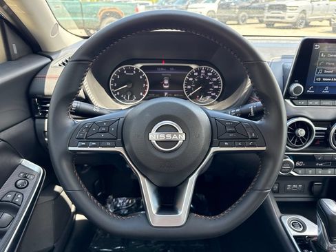 Used 2025 Nissan Sentra SR FWD image 27