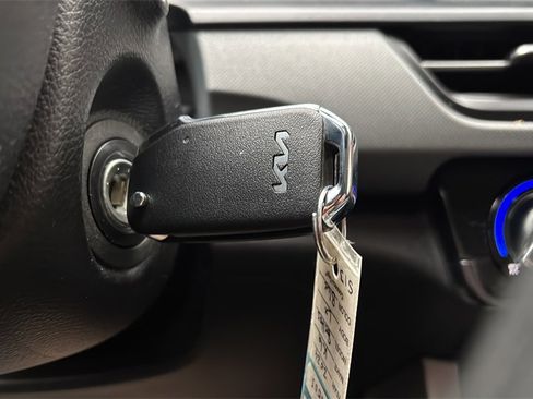 Used 2024 Kia Seltos LX image 23