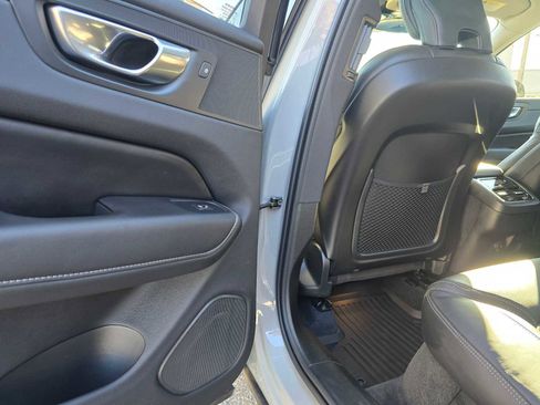 Certified 2025 Volvo XC60 B5 Ultra w/ Protection Package Premier image 15