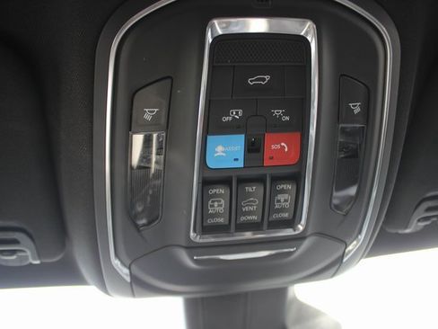 Used 2024 Jeep Wagoneer 4WD w/ Premium Group I image 13