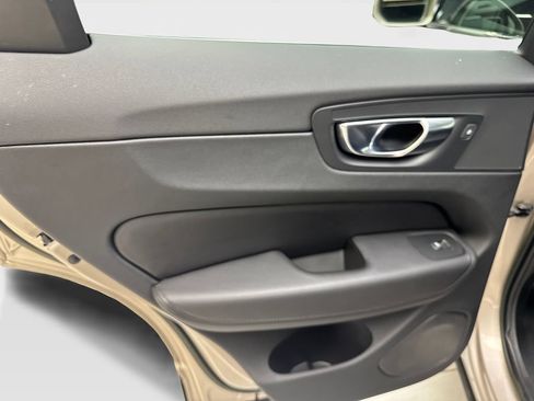Used 2023 Volvo XC60 B5 Plus FWD image 37