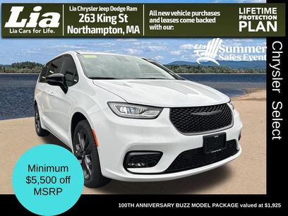 New 2026 Chrysler Pacifica Select