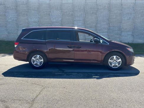 Used 2016 Honda Odyssey LX image 2