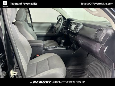 Used 2018 Toyota Tacoma SR w/ SR Convenience Package AWD/4WD image 5